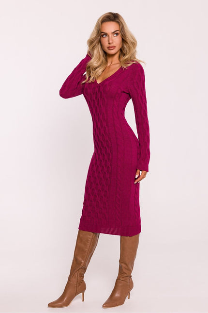 Robe pull chic bordeaux manches longues mi-longue parfaite pour soirée décontractée ou événement hivernal.