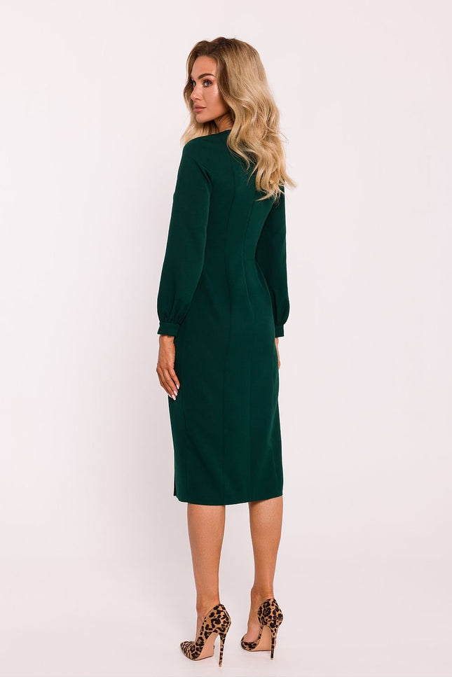 Robe verte chic à manches longues, idéale pour cocktail ou soirée, silhouette droite, longueur midi.