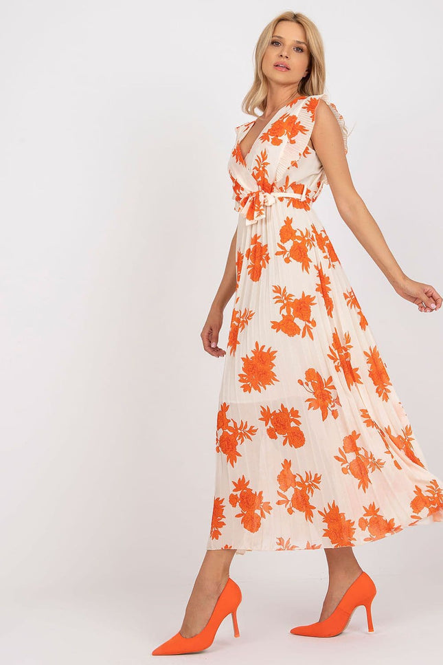 Robe d'été midi florale orange légère, parfaite pour une soirée détendue ou un événement en plein air.