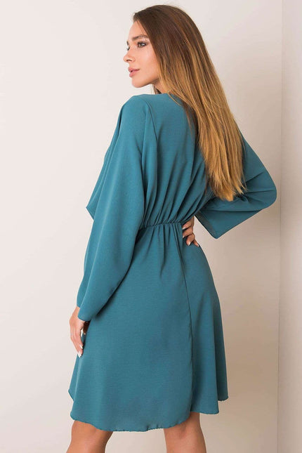 Robe verte midi chic avec manches longues pour cocktail ou soirée élégante