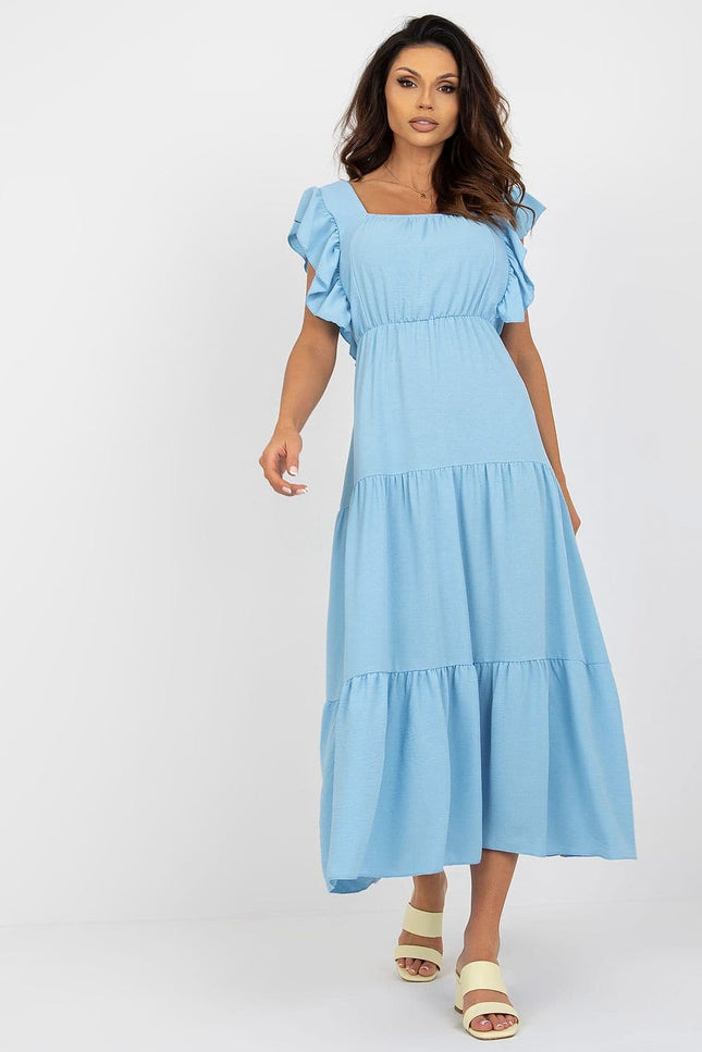 Robe d'été midi bleue avec manches courtes, idéale pour une tenue décontractée ou une sortie de plage, légère et confortable.