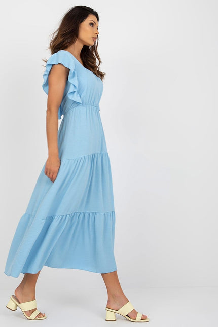 Robe d'été midi bleue avec manches courtes et volants, idéale pour un look décontracté et féminin.