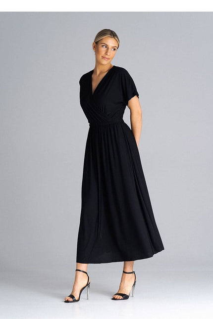 Robe soirée noire midi droite avec manches courtes, idéale pour cocktail ou événements élégants.