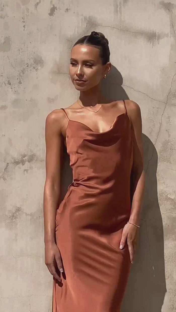 Robes De Demoiselle D'Honneur En Mousseline À Carré Sans Manches Aitana