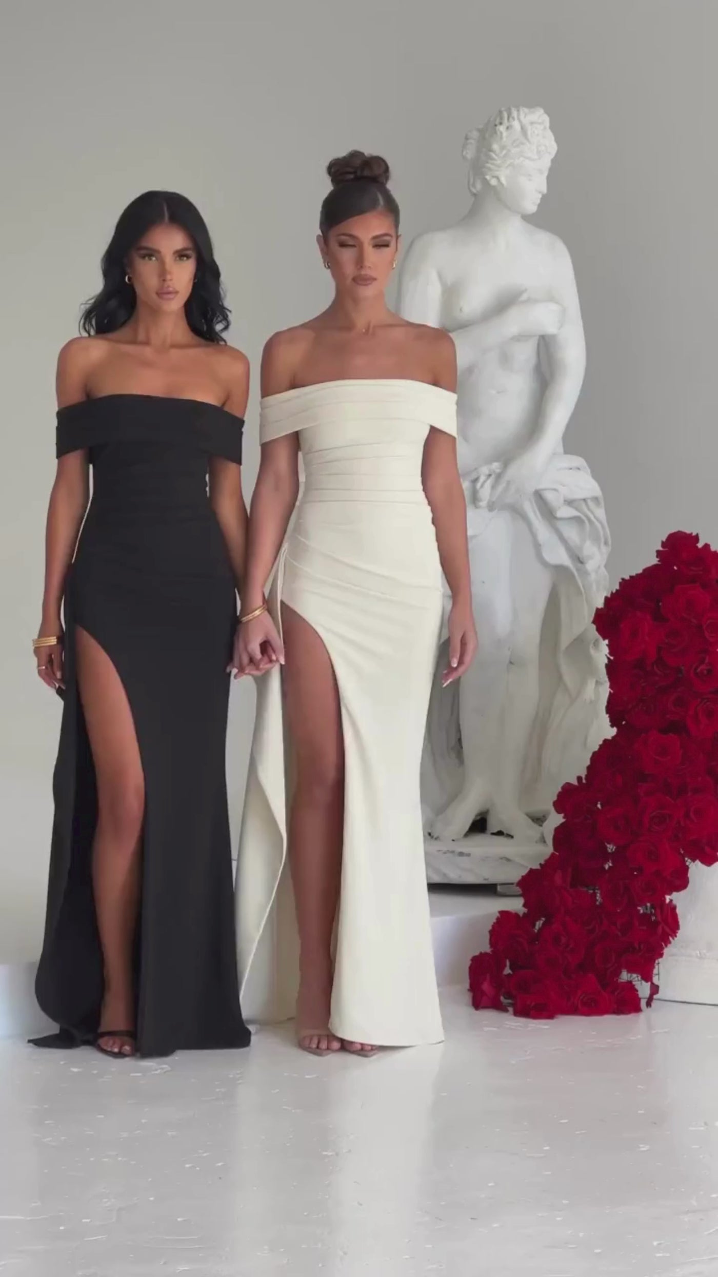 Robe longue femme avec épaules dénudées et fente