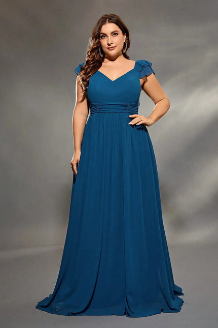 Robe amincissante bleue longue à épaules dénudées pour soirée, idéale pour femme ronde et élégante.