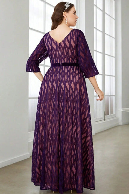 Robe amincissante violette manches longues et longue taille plus pour élégance chic et confort.