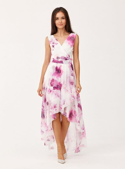 Robe soirée fleurie rose asymétrique longue pour mariage invité chic avec manches courtes.