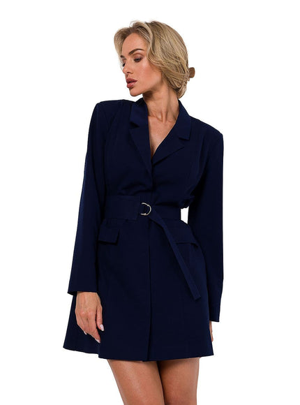 Robe blazer bleue à manches longues style chic et moderne pour soirée ou cocktail, silhouette droite et longueur courte