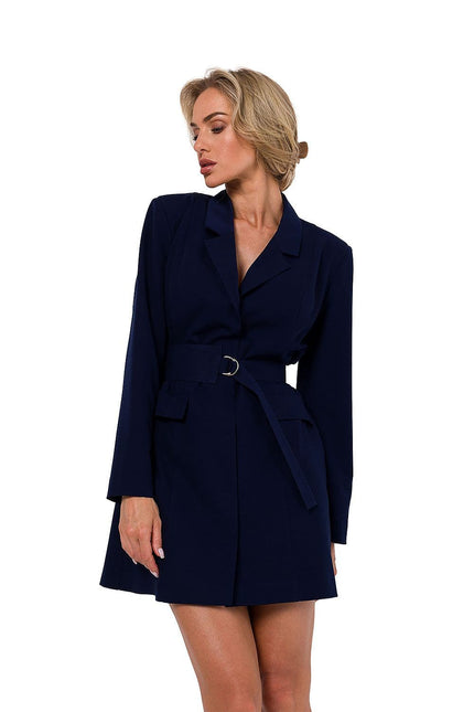 Robe blazer bleue à manches longues style chic et moderne pour soirée ou cocktail, silhouette droite et longueur courte