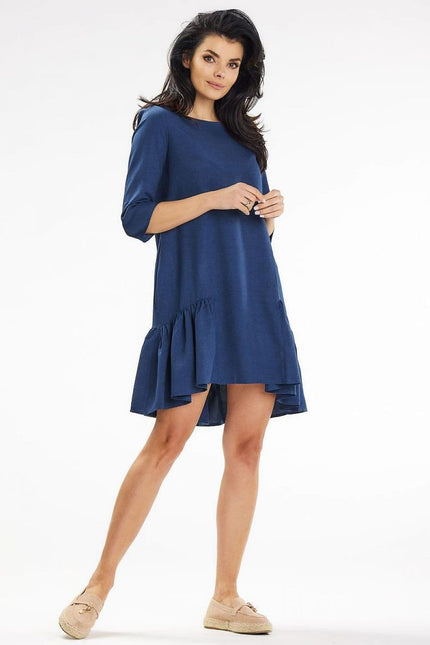 Robe bleue casual courte ample avec manches trois-quarts pour une allure simple et décontractée.