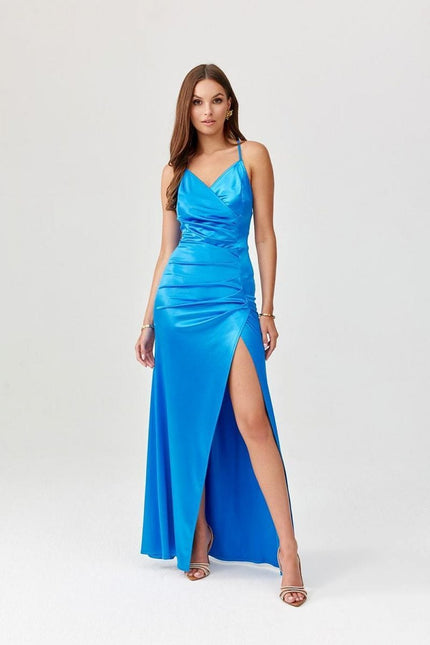 Robe soirée bleue longue fendue avec dos ouvert, élégante pour gala ou mariage invité chic, silhouette trapèze.