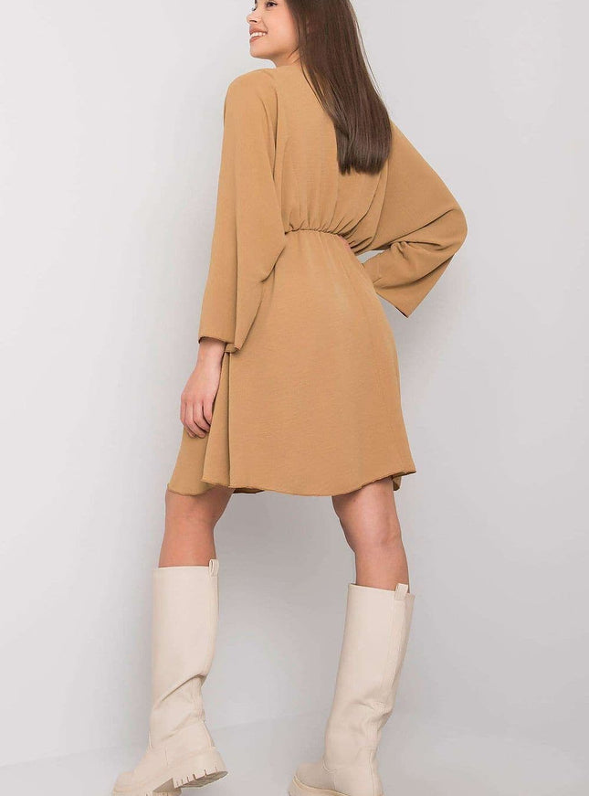 Robe bohème terracotta midi à manches longues pour un style décontracté chic et confortable.