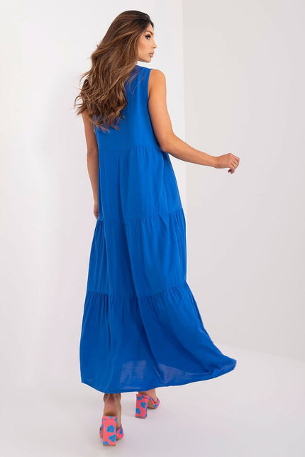 Robe casual bleue fluide et longue sans manches, idéale pour un style décontracté en été ou pour des sorties à la plage.