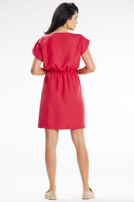 Robe rouge casual midi sans manches avec taille élastique et ourlet droit, idéale pour une tenue quotidienne décontractée.