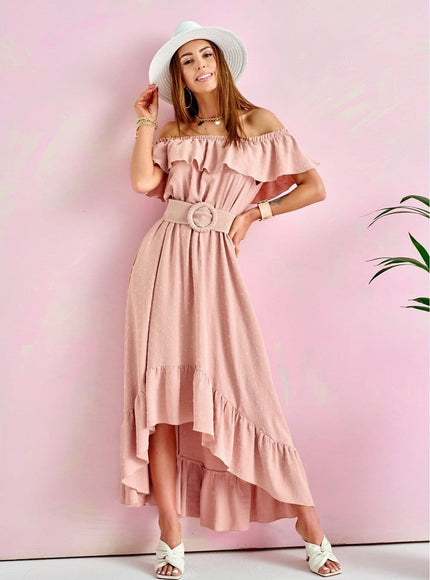 Robe champêtre rose pour invitée de mariage, asymétrique avec manches courtes et épaules dénudées, longueur midi.