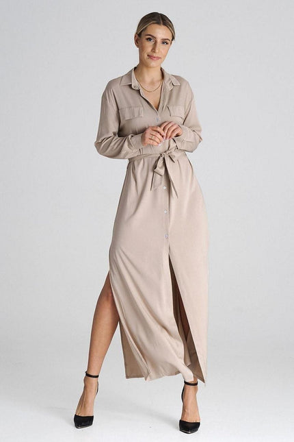 Robe chemise beige midi à manches longues et fendue idéale pour un look casual chic ou bureau.