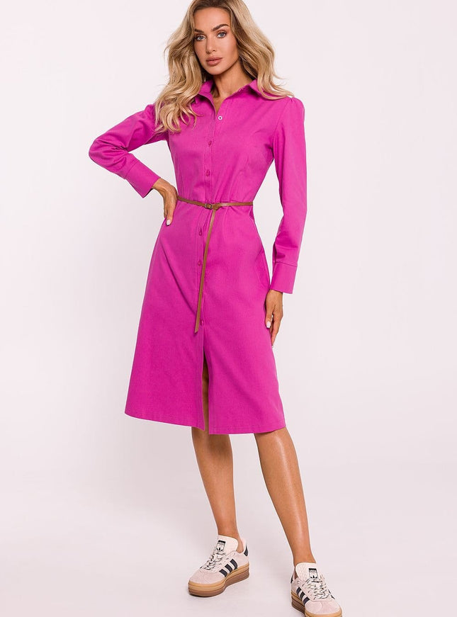 Robe chemise rose midi casual avec ceinture, manches longues et col classique pour look quotidien élégant.