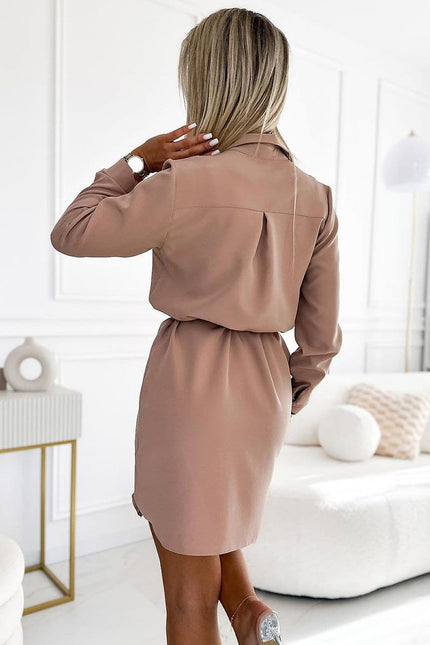 Robe chemise rose midi casual pour femmes, manches longues et coupe fluide, idéale pour un style décontracté et tendance.