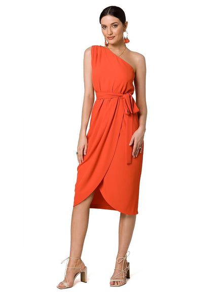 Robe cocktail orange midi élégante sans manches avec ceinture, parfaite pour une soirée ou un événement spécial.