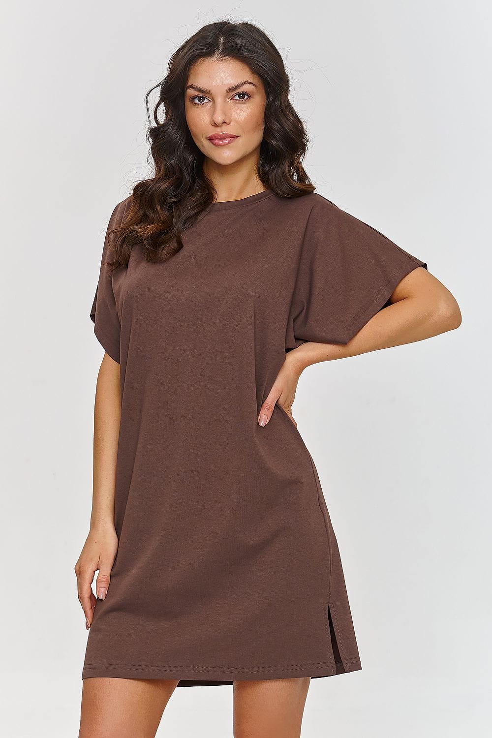 robe courte casual ample style t-shirt en coton beige à manches courtes pour l’été décontracté