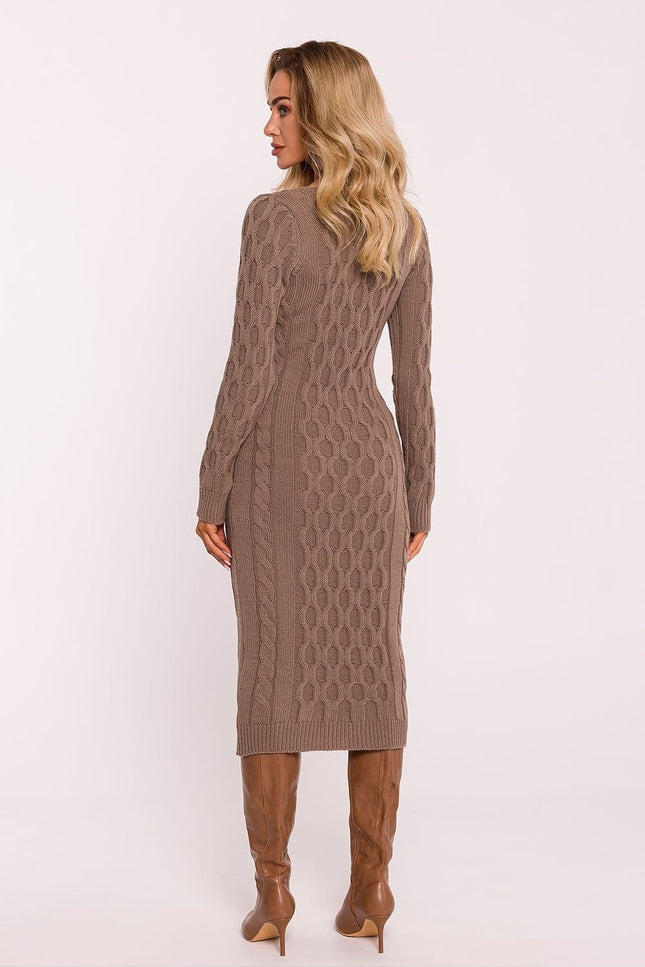 Robe pull marron en maille, manches longues, longueur midi, style casual chic pour automne.