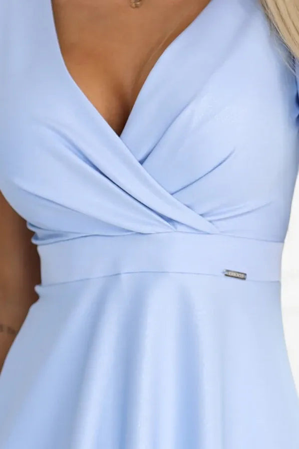 Robe de cocktail bleue midi manches courtes