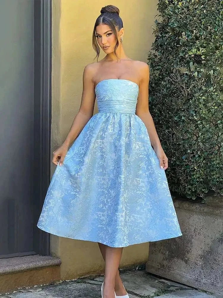 Robe de cocktail bustier trapèze midi