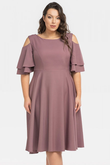 Robe terracotta soirée chic midi à épaules dénudées et manches courtes pour femme grande taille.