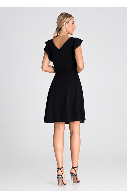 Robe noire soirée chic midi évasée avec manches courtes idéale pour cocktail ou événement élégant.