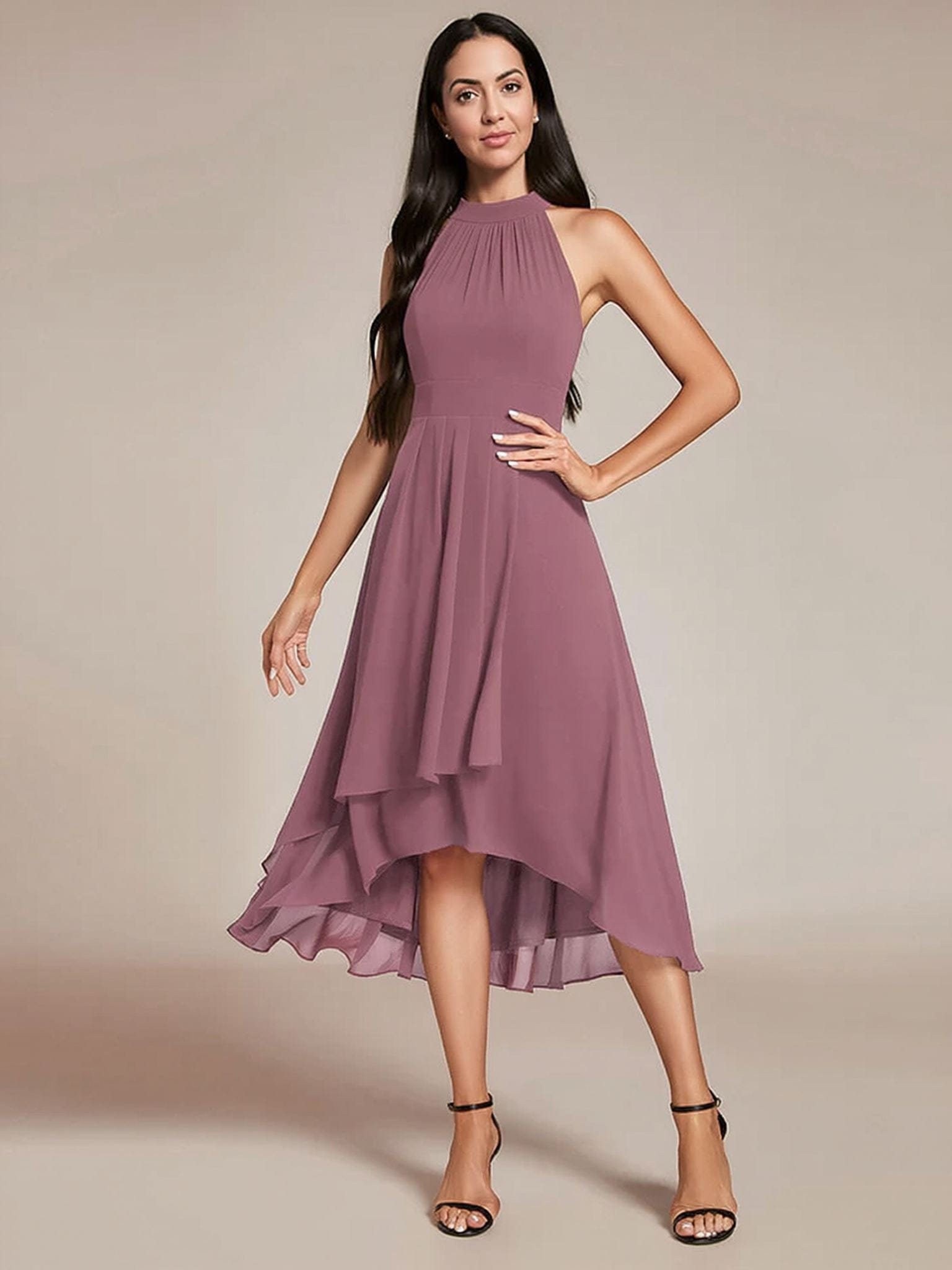 Robe de cocktail rose poudré fluide sans manches