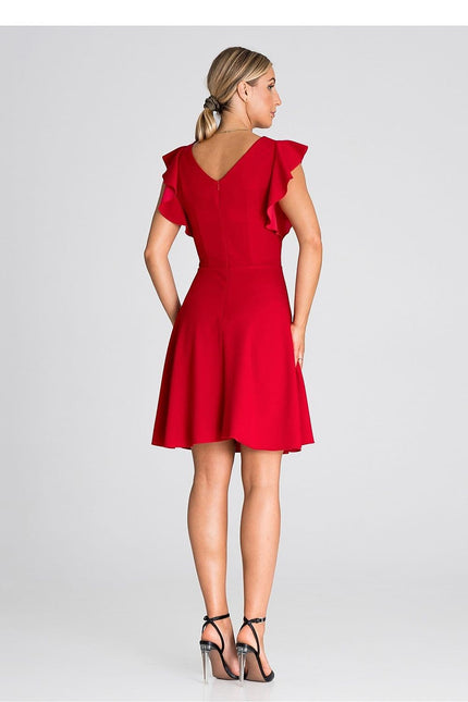 Robe rouge cocktail midi évasée avec manches courtes et dos V, idéale pour soirée chic ou événement festif.