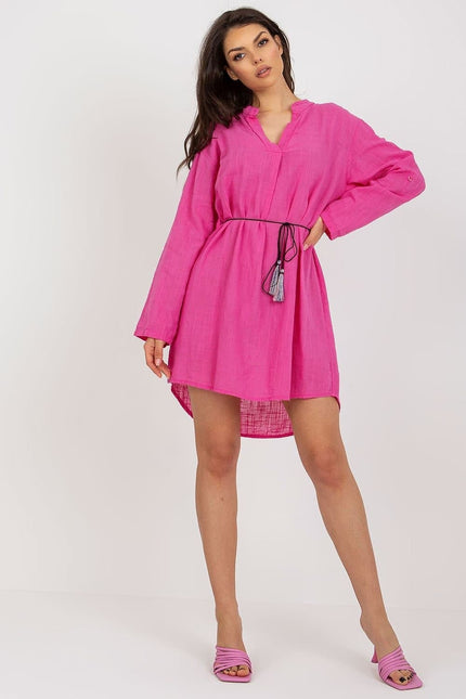 Robe rose décontractée manche longue midi droite pour soirée simple ou sortie casual d'été.