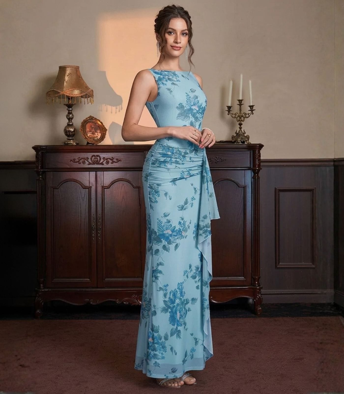 Robe de soirée bleu clair à motif floral