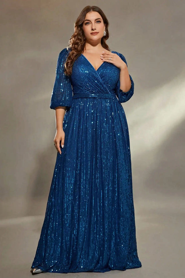 Robe de soirée bleue à paillettes grande taille avec manches longues pour événement, style chic et élégante.