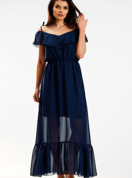 Robe bleue longue chic pour soirée avec manches courtes et épaules dénudées, idéale pour une silhouette élégante.