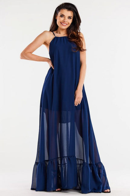 Robe soirée bleue longue fluide sans manches style chic et élégante pour occasions festives, gala ou cocktail.