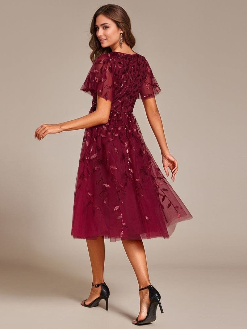 Robe de soirée bordeaux midi en tulle avec paillettes et broderies