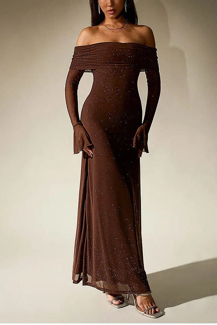 Robe de soirée chic longue marron épaules dénudées pour mariage ou cocktail élégance assurée.