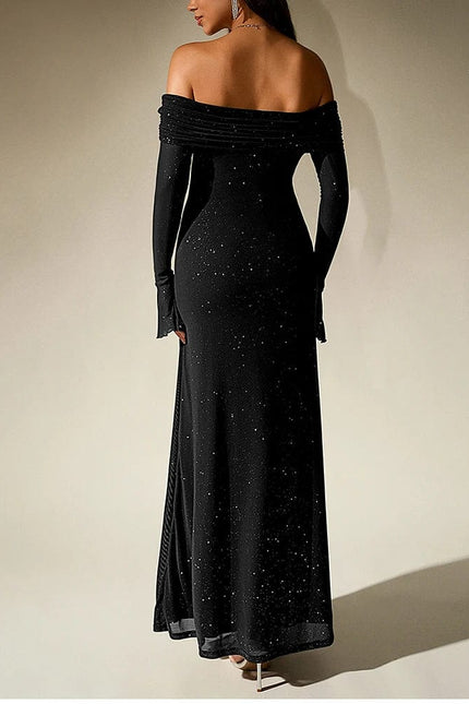 Robe de soirée chic noire longue évasée épaules dénudées manches longues pour mariage invité.