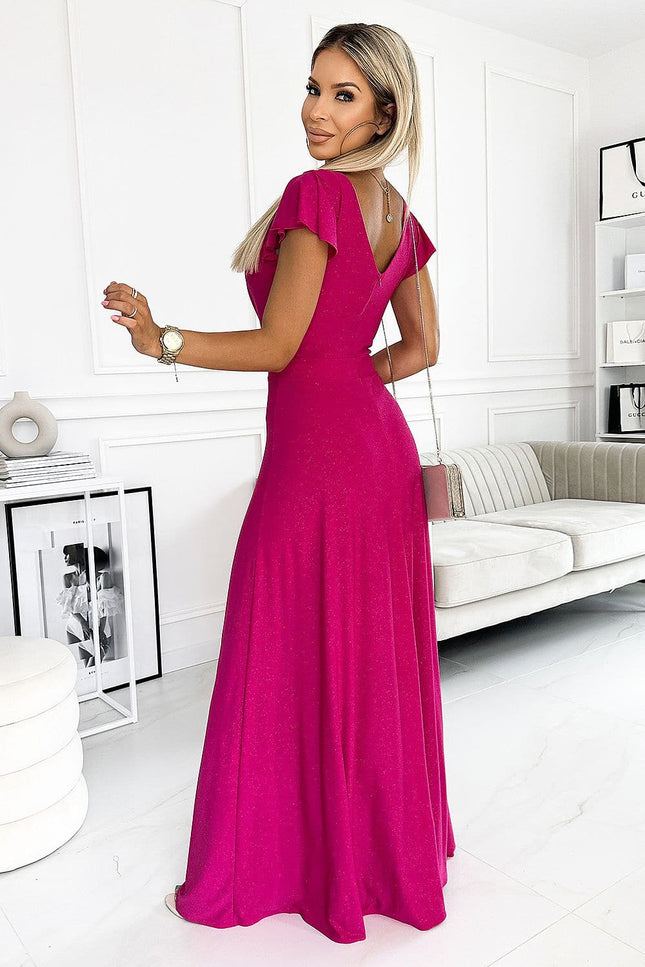 Robe soirée chic rose longue fendue avec manches courtes et détail de dos pour occasions festives et élégantes.