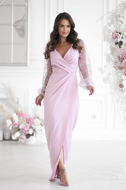 Robe soirée chic rose longue à manches longues en sequin pour cocktail et événements.