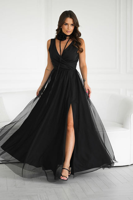 Robe soirée chic noire longue sans manches pour gala ou nouvel an, silhouette moulante en tulle.