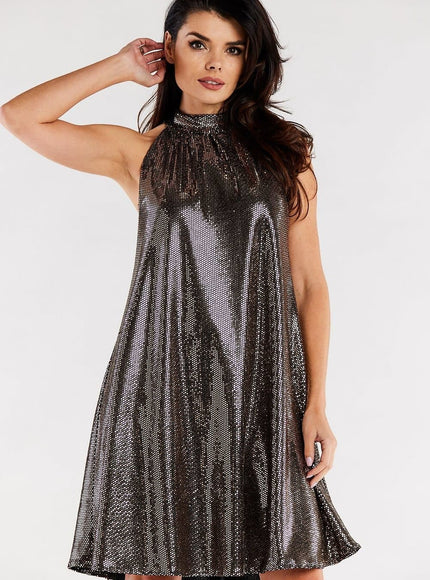 Robe soirée paillette dorée courte sans manches, style chic et scintillant pour occasions festives comme le nouvel an ou gala.