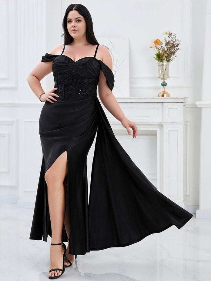 Robe de soirée grande taille noire avec corset