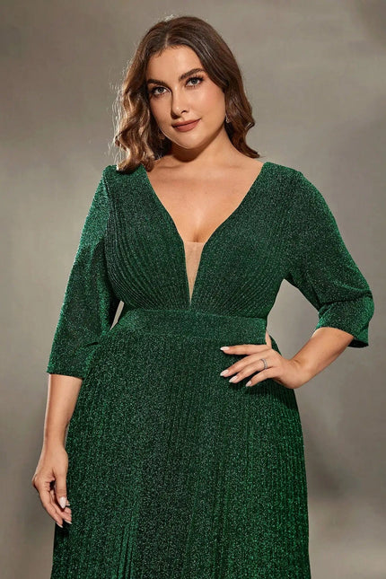 Robe habillée grande taille verte à paillettes pour mariage avec manches mi-longues et décolleté en V.