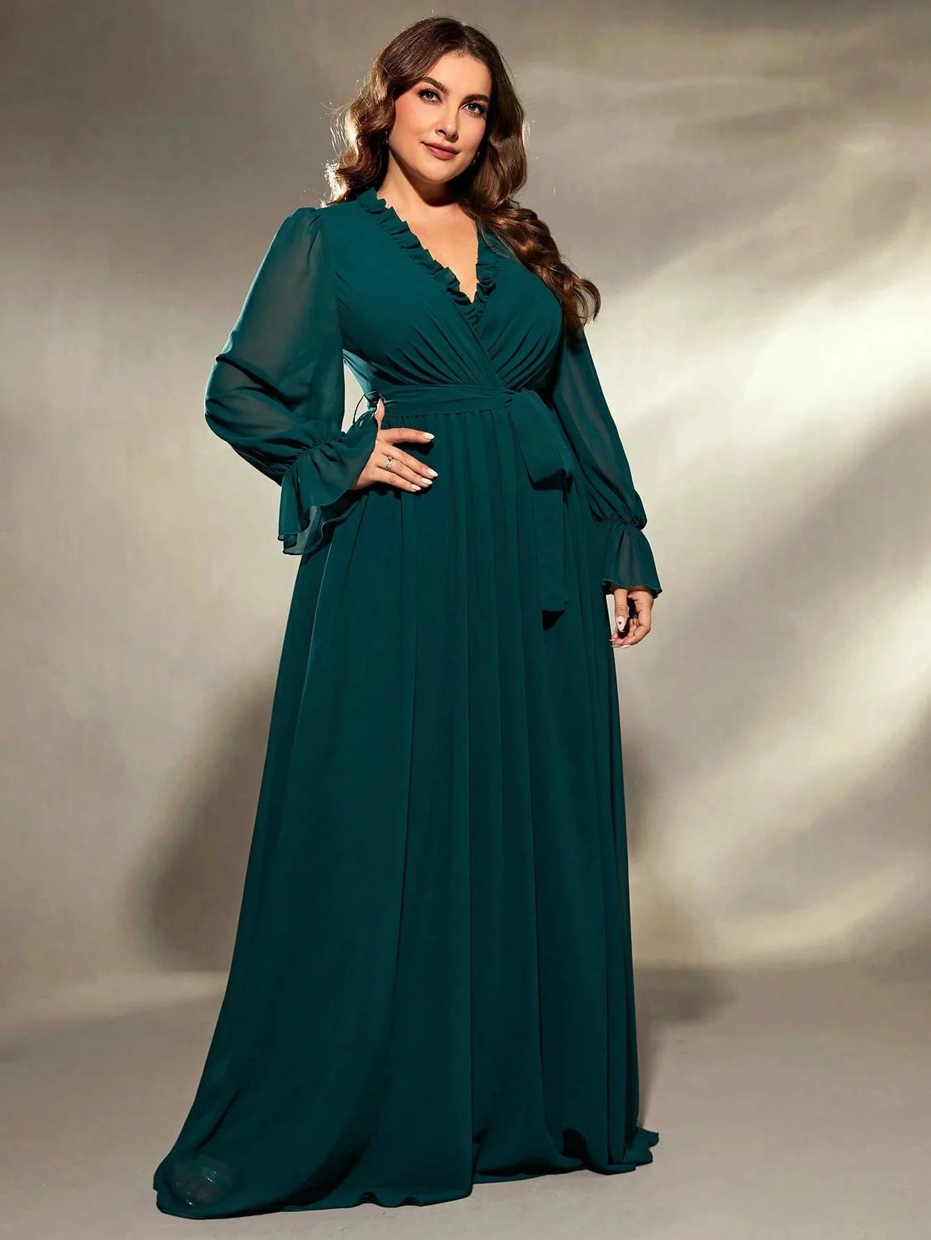 robe de soirée grande taille verte longue chic fluide femme manches courtes silhouette trapèze