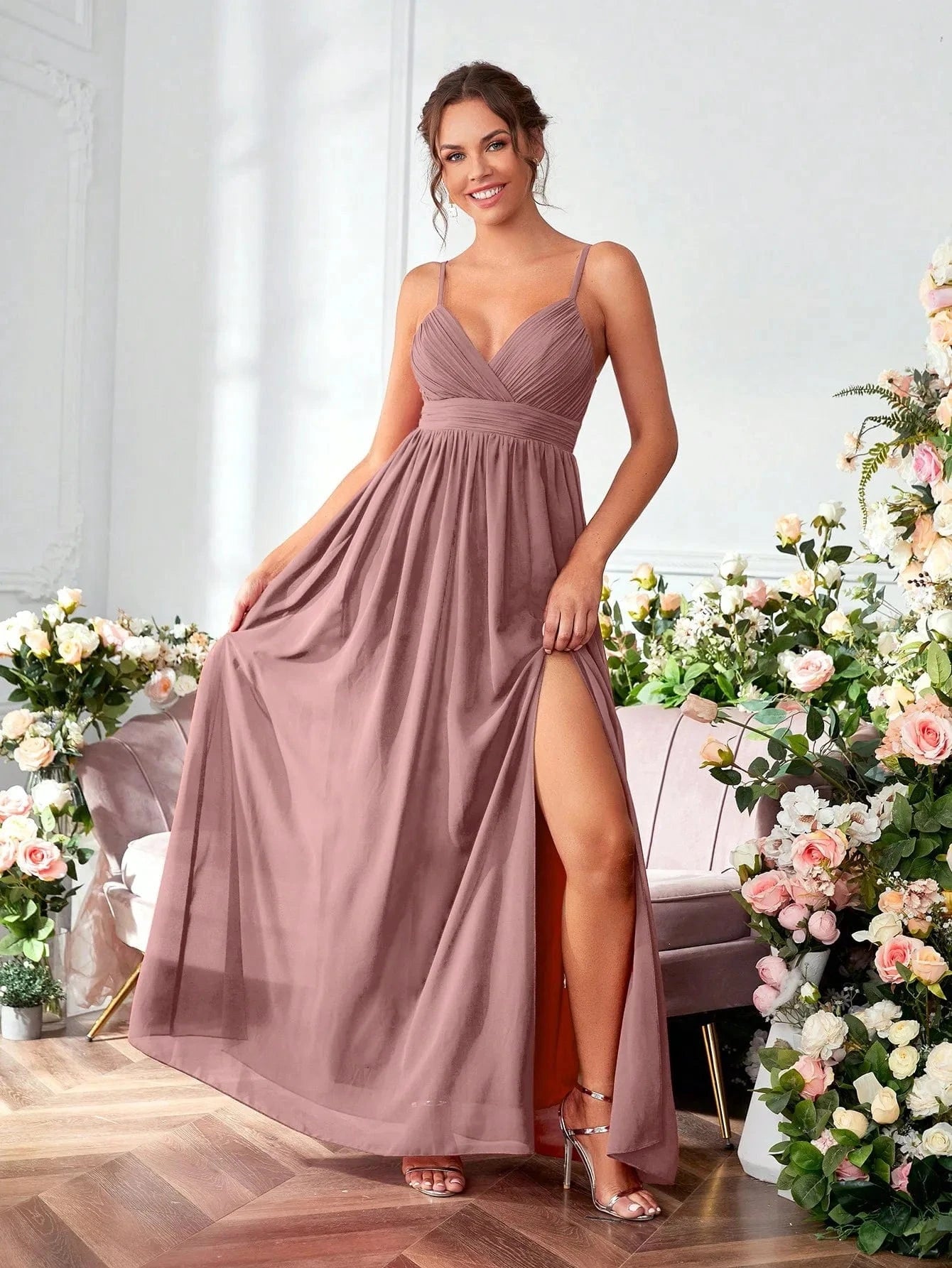 robe de soirée mariage longue fluide dos nu bleu décolleté élégante pour invitée événement chic