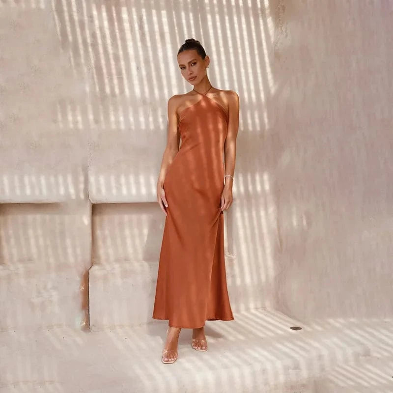 robe de soirée chic terracotta longue trapèze sans manches pour mariage invite élégante