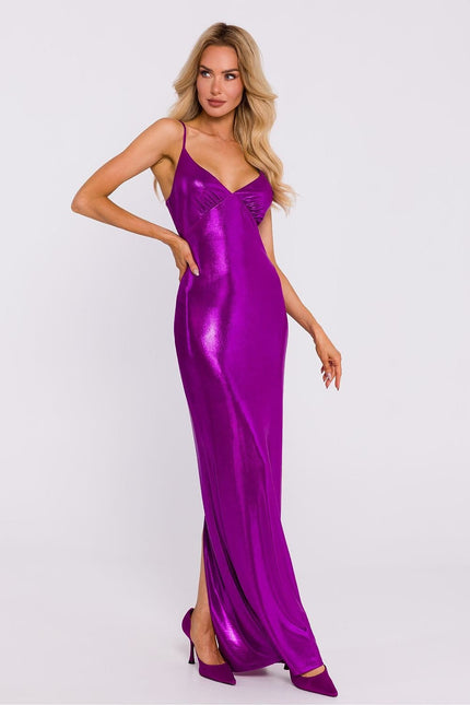 Robe soirée chic violette longue sans manches avec décolleté et fente pour galas ou mariages.